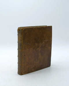 Voyage autour du monde fait dans les années 1740-1744, par G. Anson, commandant en chef d'une escadre envoyée par sa majesté britannique dans la mer du Sud, Tiré des journaux et autres papiers de ce seigneur, et publié par Richard Walter….