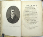Voyages d'Alexandre Mackenzie, dans l'intérieur de l'Amérique septentrionale, faits en 1789, 1792 et 1793 ; le 1er, de Montréal au fort Chipiouyan et à la mer Glaciale ; le 2ème, du fort Chipiouyan jusqu'aux bords de l'Océan Pacifique. Précédés d'un Tableau historique et politique sur le commerce des Pelleteries, dans le Canada. Traduits de l'anglais par J. Castéra, avec des Notes et un Itinéraire, tirés en partie des papiers du vice-amiral Bougainville.

 par MACKENZIE, Alexandre

 - Image 1