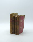 Voyages d'Alexandre Mackenzie, dans l'intérieur de l'Amérique septentrionale, faits en 1789, 1792 et 1793 ; le 1er, de Montréal au fort Chipiouyan et à la mer Glaciale ; le 2ème, du fort Chipiouyan jusqu'aux bords de l'Océan Pacifique. Précédés d'un Tableau historique et politique sur le commerce des Pelleteries, dans le Canada. Traduits de l'anglais par J. Castéra, avec des Notes et un Itinéraire, tirés en partie des papiers du vice-amiral Bougainville.

 par MACKENZIE, Alexandre

 - Image 5