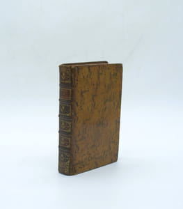 Élégies de Properce Traduites par M. de Longchamps 
