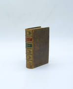 Voyage curieux du R. P. Louis Hennepin, Missionaire recollect, & notaire apostolique, qui contient une nouvelle découverte d'un très-grand pays, situé dans l'Amérique, entre le Nouveau Mexique, & la Mer Glaciale, avec toutes les particularités de ce pays, & les avantages qu'on en peut tirer par l'établissement des Colonies, enrichi de Cartes & augmenté de quelques figures en taille douce necessaires. Outre cela on a aussi ajoûté ici un Voyage qui contient une relation exacte de l'origine, moeurs, coûtumes, religion, guerres & voyages des Caraïbes, Sauvages des Isles Antilles de l'Amérique, faite par le Sieur de La Borde, employé à la Conversion des Caraïbes, et tirée du cabinet de Monsr. Blondel. 

 par HENNEPIN (Louis), LA BORDE. 

 - Image 1
