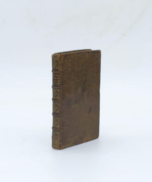 Les Élégies amoureuses d'Ovide. Traduites en françois, divisées en trois livres. Nouvelle édition augmentée et embellie de figures.
. OVIDE