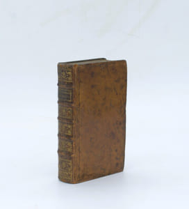 Dictionnaire abrégé d'antiquités, pour servir à l'intelligence de l'histoire ancienne, tant sacrée que profane, & à celle des auteurs grecs et latins