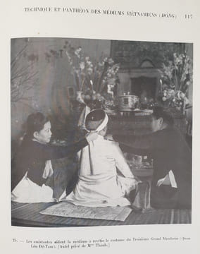 TECHNIQUES ET PANTHEON DES MEDIUMS VIETNAMIENS. DURAND MAURICE