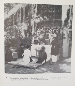 TECHNIQUES ET PANTHEON DES MEDIUMS VIETNAMIENS. DURAND MAURICE