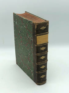 Voyage autour du monde, fait dans les années 1740, 41, 42, 43, 44. Par George Anson, présentement Lord Anson, Commandant en Chef d'une Escadre envoyée par sa Majesté Britannique dans la Mer du Sud. Tiré des Journaux & autres Papiers de ce Seigneur, & publié par Richard Walter, Maitre es art & chapelain du centurion dans cette expédition.Orné de cartes et de figures en taille douce. Traduit de l'Anglois. A Geneve,chez Barillot et fils,1750. Suivi de : Voyage à la mer du sud, fait par quelques Officiers commandants le Vaisseau le Wager. Pour servir de suite au Voyage de Georges Anson. Traduit de l'anglois. Lyon chez les frères Duplain. 1756.