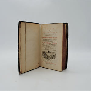Voyage à la Baye de Hudson, Fait en 1746.& 1747. par les Navires le Dobbs-Galley & la California, pour la découverte d'un Passage au Nord-Ouest; avec une description exacte de la Côte; un abrégé e l'histoire naturelle du Pays, & un exposé net des faits & des Argumens, qui servent à prouver la probabilité de trouver dans la fuite ce Passage
