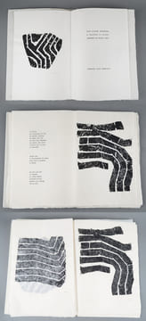 À TRAVERS LA DURÉE. Avec 16 gravures de Raoul Ubac sur ardoise ou sur linoléum signées (1975). SCHNEIDER, Jean-Claude - UBAC, Raoul.
