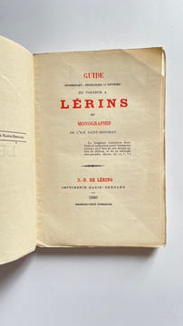 Guide topographique, archéologique et historique du visiteur à Lérins, ou Monographie de l'Ile Saint-Honorat.. LÉRINS. —