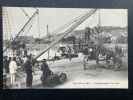 DEAUVILLE-SUR-MER EMBARQUEMENT D'UN BOEUF CARTE POSTALE. 