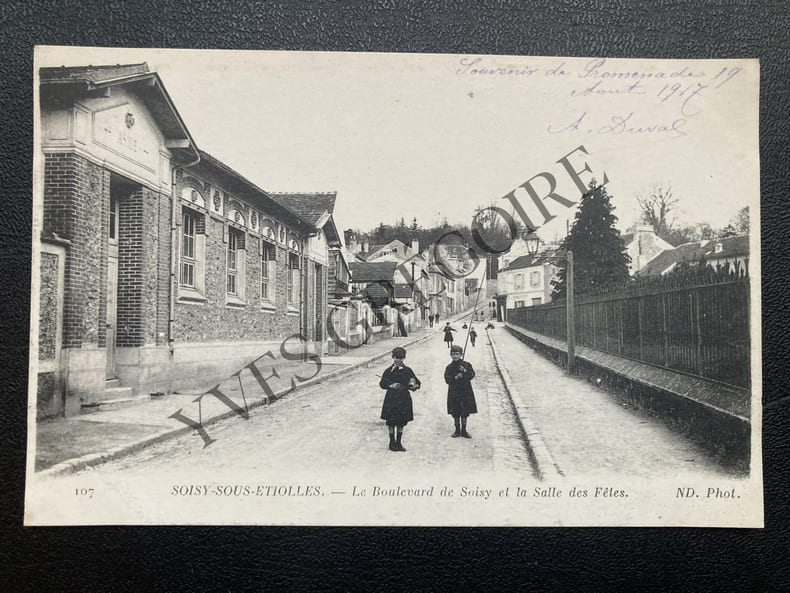 SOISY-SOUS-ETIOLLES-LE BOULEVARD DE SOISY ET LA SALLE DES FETES-CARTE POSTALE. 