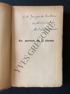 AU SERVICE DE LA DEESSE Essais de critique