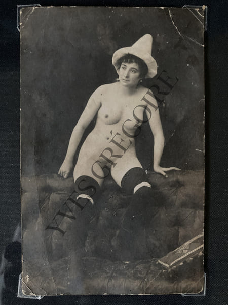 PHOTO-CARTE NU FEMININ. 