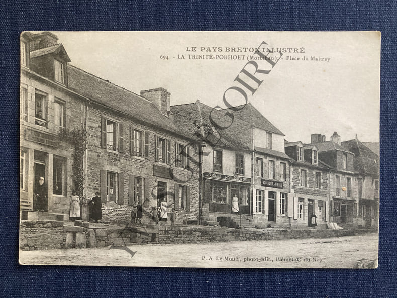 CARTE POSTALE-LA TRINITE PORHOET (MORBIHAN)-PLACE DU MALTRAY. 