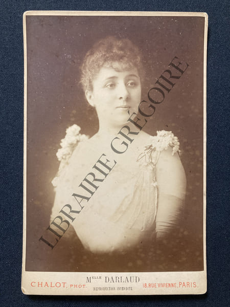 PHOTOGRAPHIE-JEANNE DARLAUD. JEANNE DARLAUD