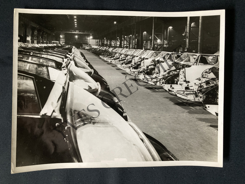 PHOTOGRAPHIE-CITROEN DS-CHAINE DE MONTAGE. 