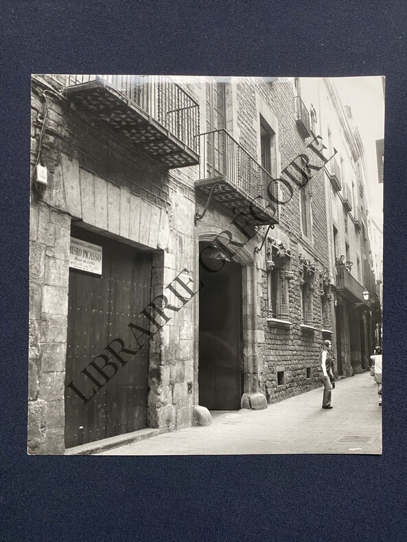 PHOTOGRAPHIE-MUSEE PICASSO-BARCELONE. 