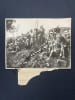 TOUR DE FRANCE 1938-COUREURS SUR UN TALUS-PHOTOGRAPHIE. 