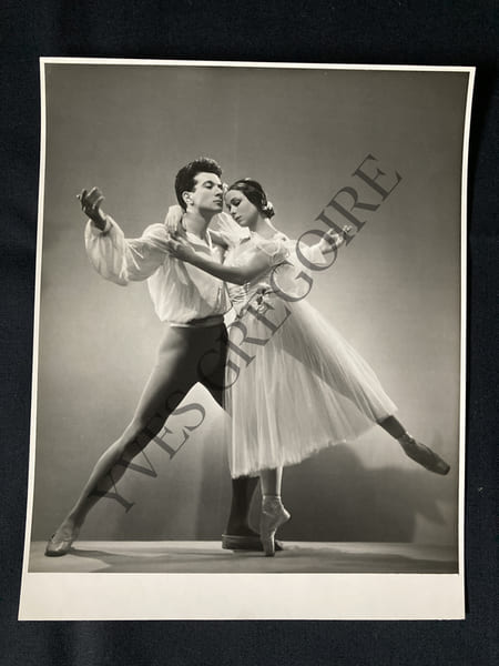 PHOTOGRAPHIE DE ROLAND PETIT ET YVETTE CHAUVIRE. 
