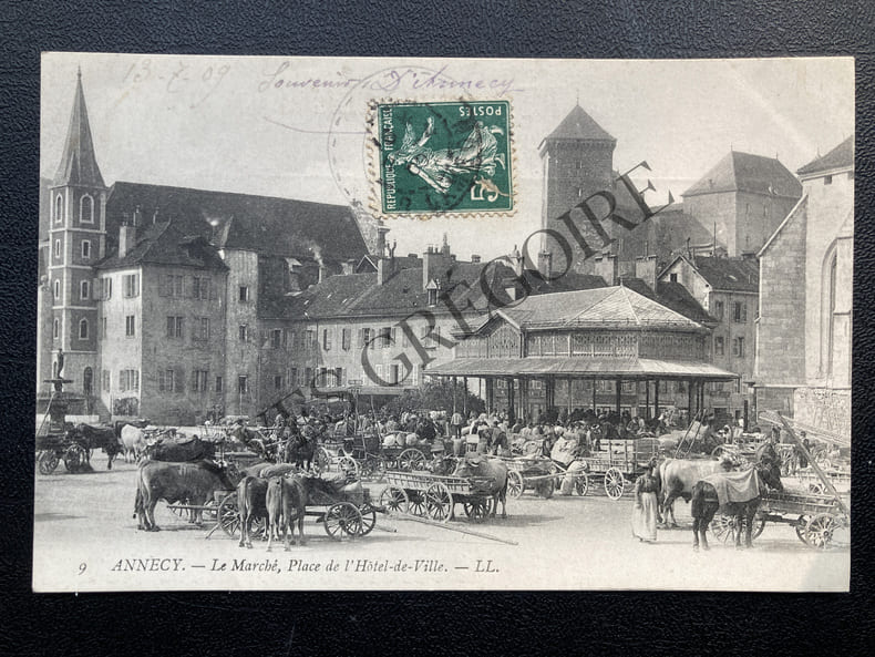ANNECY-LE MARCHE, PLACE DE L'HOTEL DE VILLE-CARTE POSTALE. 