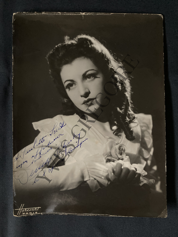 DENISE SCHARLEY-PHOTOGRAPHIE HARCOURT. 