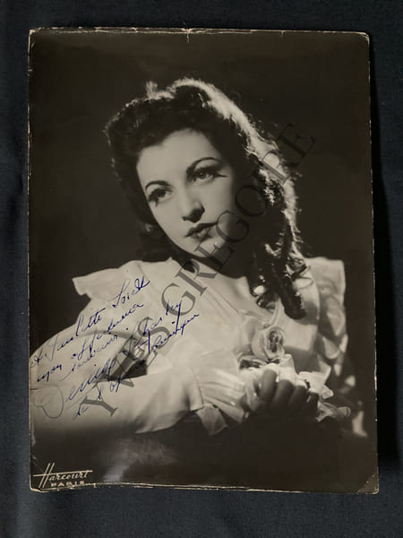 DENISE SCHARLEY-PHOTOGRAPHIE HARCOURT. 