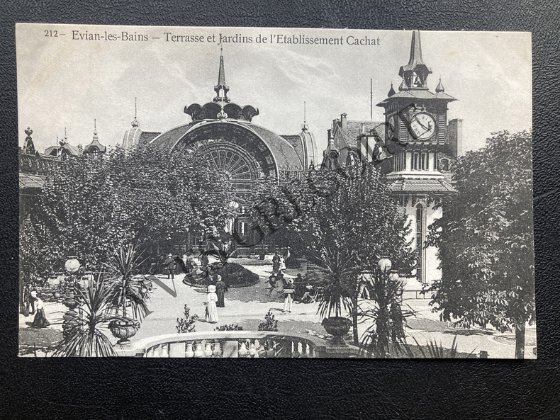 EVIAN LES BAINS-TERRASSE ET JARDINS DE L'ETABLISSEMENT CACHAT-CARTE POSTALE. 