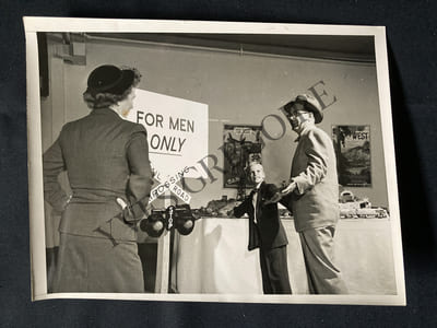 FOR MEN ONLY-TOY TRAINS-7 PHOTOS-JUSTIFICATIF