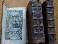 Essais
Série en 3 tomes complètes des 3 tomes , Lyon: Andre Olyer, 1669. Volume 1 + 2 + 3 in-12
Tome 1 Pages de titre suivi de la Préface 36 pages suivie du Livre premier 456 pages suivi de la table des matièes 22 pages
Tome 2 Pages de titre suivis du Livre second 677 pages suivi de la table des matièes 35 pages
Tome 3 Pages de titre suivis du Livre Troisième 487 pages suivi de la table des matièes 23 pages