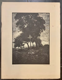 Calvaire sous les arbres.