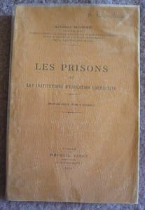 Les prisons et les institutions d'éducation corrective