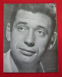 Programme de récital Yves Montand accompagné par Bob Castella et son ensemble avec Freddy Balta à l'accordéon et Henri Crolla à la guitare; Lucien Simoens à la contrebasse Roger Paraboschi à la batterie