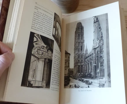 Rouen. Aquarelles de Germaine Petit. Photographies de l'abbé Gabriel Bretocq. 184 héliogravures. Arthaud. Grenoble. 1935.. CHIROL, Pierre