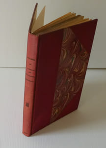 Recueil factice contenant une réunion rare d'articles intéressant la Guerre de Boers. Le droit des anglais dans la guerre du Transvaal par un vieux suisse. Genève. C-E. Alioth 1900. La grande Bretagne et les Républiques Hollandaises. Articles traduits du Times des 5, 9, 13 et 22 février. Paris. Aux bureaux du Siècle. 1900. Yves Guyot : La politique Boer - Faits et Documents en réponse au Docteur Kuyper. Aux bureaux du Siècle. 1900. Joint : La déclaration du droit de l'homme et du citoyen 1789. Paris. Hachette. 1900.