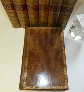 Voyage du jeune Anacharsis en Grèce dans le milieu du quatrième siècle avant l’ère vulgaire. Troisième édition. A Paris. Chez de Bure. 1790.