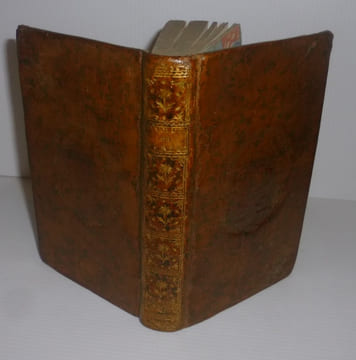 Révolutions de Portugal. Nouvelle édition revue et augmentée. Paris. Chez Aumont. 1768.. VERTOT