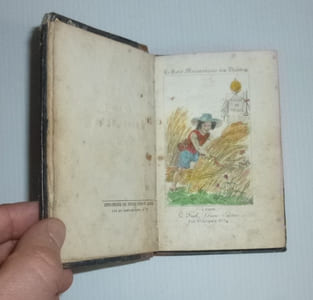 "Le petit moissonneur des théâtres dédié aux dames Paris. Lefuel libraire-éditeur; rue Saint-Jacques. Imprimerie de Didot l'aîné. (vers 1825)."