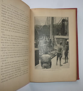 Une Française au pôle nord. Ouvrage illustré de 52 gravures par J. Paris. Paris. Librairie Hachette et Cie. 1900.