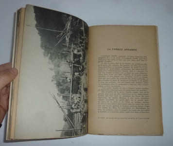 L'Annam. Pays du rêve et de la poésie. Lettre préface de Paul Claudel. J. Susse. Paris. 1945.