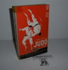 Judo Manuel pratique selon l'enseignement du Kodokan. Dessins d'étienne Boucheron. Paris. Éditions Chiron. 1954.. LASSERRE, Robert