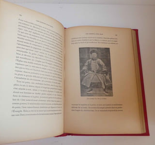 Les Chinois chez eux. Illustré de vingt et une gravures dans le texte. Société Saint-Augustin, Desclée de Brouwers et Cie. Lille-Paris-Bruges. Sans date. (Circa 1889-1899).