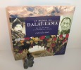 Le Monde du Dalaï-Lama. Sa vie, son peuple et le bouddhisme tibetain. Le pré aux clercs. 1999.. FARRER-HALLS, Gill