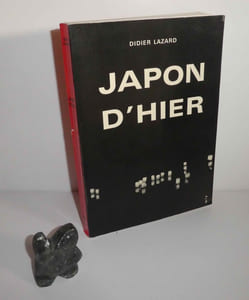 Présence du Japon d'Hier. Impressions et réflexions. Cinquante-cinq photographies de l'auteur et de Bernard Deutsch. Neuchâtel - Paris. La Bacconière. 1966.