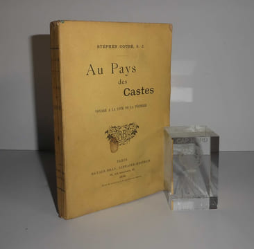 Au Pays des Castes - Voyage à la Côte de la Pêcherie. Paris. Retaux-Bray, libraire-éditeur. 1889.. COUBÉ, Stéphen S.-J.