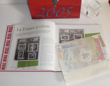Timbres de France 2005. SERVICE NATIONAL DES TIMBRES POSTE ET DE LA PHILATÉLIE. Fontenay-aux-roses. 2005.