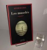 Les muselés, roman traduit de l'espagnol par Serge Mestre. Actes noirs. Actes Sud. 2016.. SAINZ DE LA MAZA, Aro