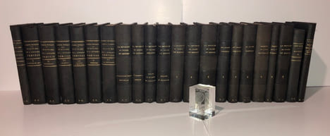 RÉUNION PEU COURANTE DE 15 VOLUMES AUTOUR DU PROCÈS DREYFUS EN RELIURE UNIFORME PLEINE TOILE NOIRE, TITRES DORÉS.. COLLECTIF AFFAIRE DREYFUS