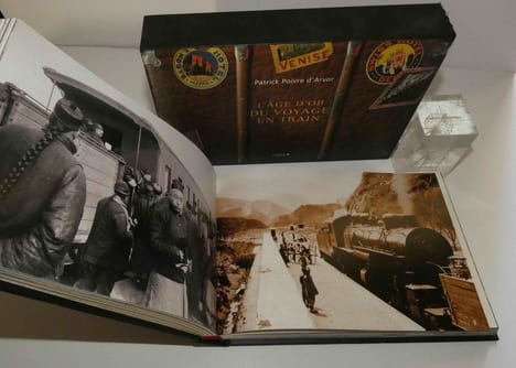 L'âge d'or du voyage en train. Édition du chêne. Hachette Livre. 2006.. D'ARVOR, Patrick Poivre