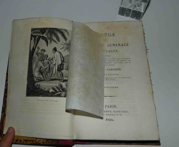 "Abrégé de l'histoire générale des voyages contenant ce qu'il y a de plus remarquable, de plus utile et de mieux avéré dans les pays où les voyageurs ont pénétré ; les moeurs des habitans, la religion, les usages, arts et sciences, commerce, manufactures. Nouvelle édition (---). TOME XXe. Paris. Chez Ledentu. 1825."