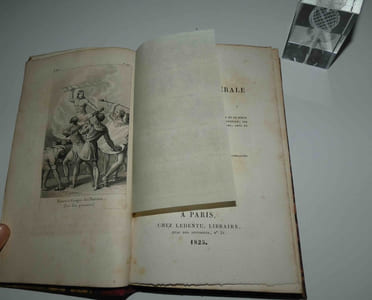 "Abrégé de l'histoire générale des voyages contenant ce qu'il y a de plus remarquable, de plus utile et de mieux avéré dans les pays où les voyageurs ont pénétré ; les moeurs des habitans, la religion, les usages, arts et sciences, commerce, manufactures. Nouvelle édition (---). TOME XIVe. Paris. Chez Ledentu. 1825."